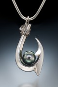 Double Barb (Kauai Style) Tahitian Black Pearl Pendant in sterling silver